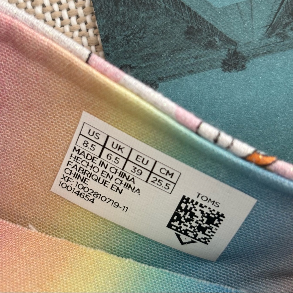 TOMS Classic Unicorns Flats NWT Pastel Shimmer Print Rainbow Insoles 8.5 - Picture 6 of 8